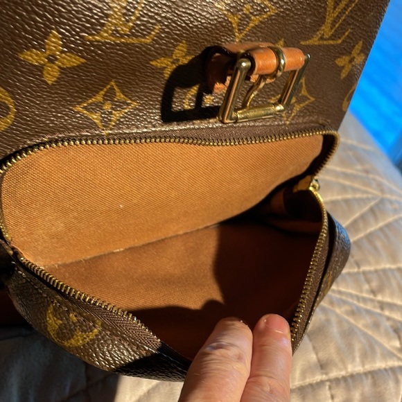 Louis Vuitton Monogram Backpack - Picture 10 of 17
